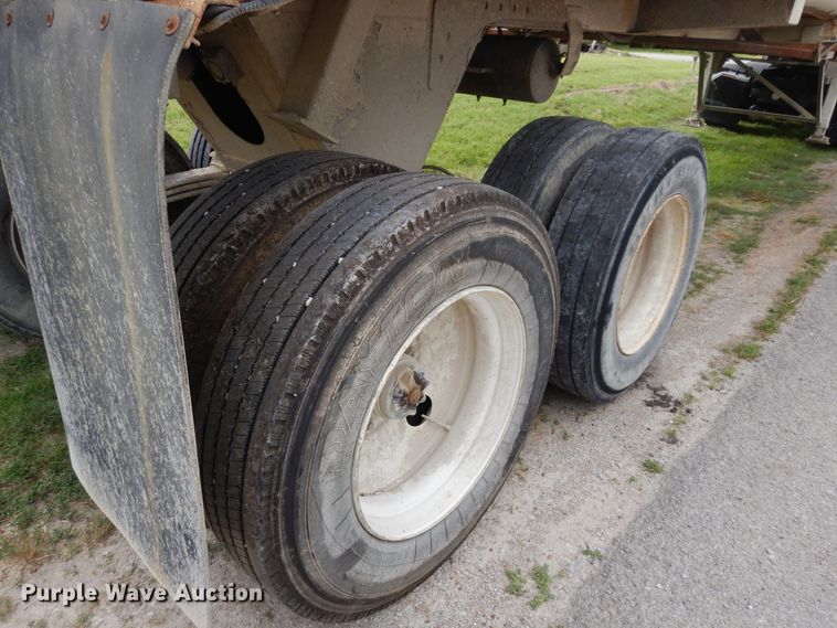 image for item GT9342 1998 Clement end dump trailer