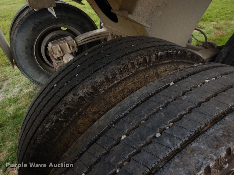 image for item GT9342 1998 Clement end dump trailer