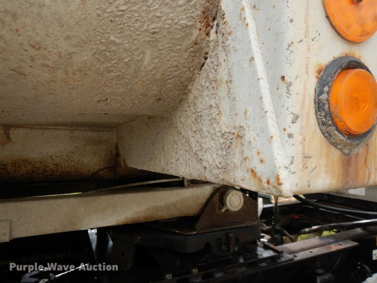 image for item GT9342 1998 Clement end dump trailer