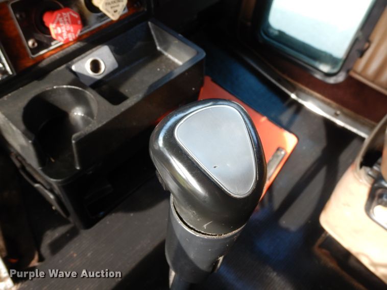 image for item GT9343 2000 Kenworth T800 semi truck