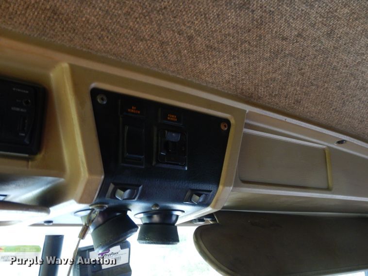 image for item GT9343 2000 Kenworth T800 semi truck