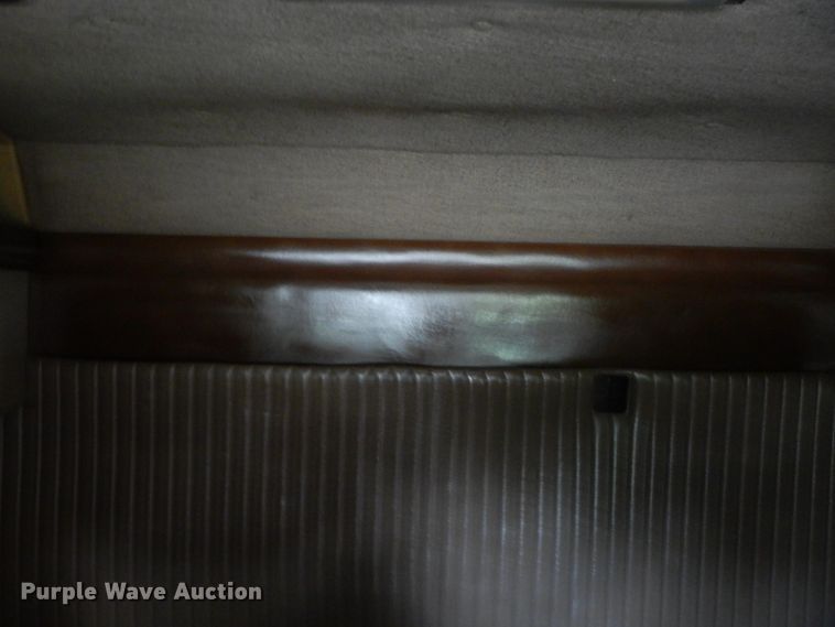 image for item GT9343 2000 Kenworth T800 semi truck