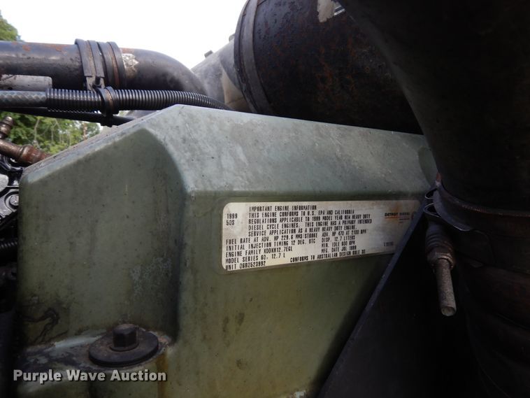 image for item GT9343 2000 Kenworth T800 semi truck