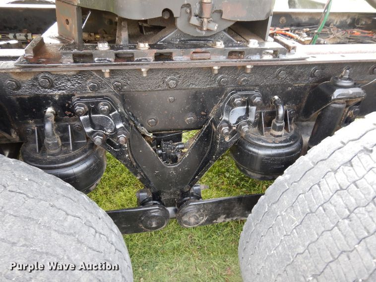 image for item GT9343 2000 Kenworth T800 semi truck