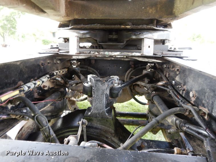 image for item GT9343 2000 Kenworth T800 semi truck