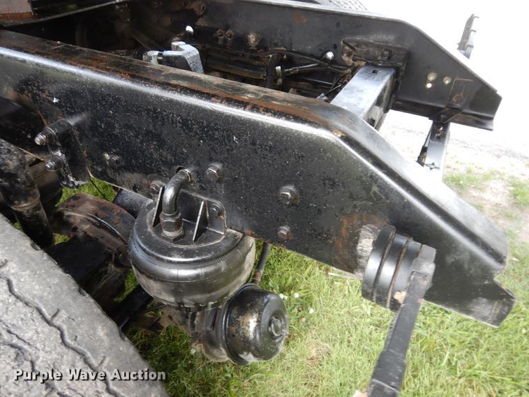 image for item GT9343 2000 Kenworth T800 semi truck