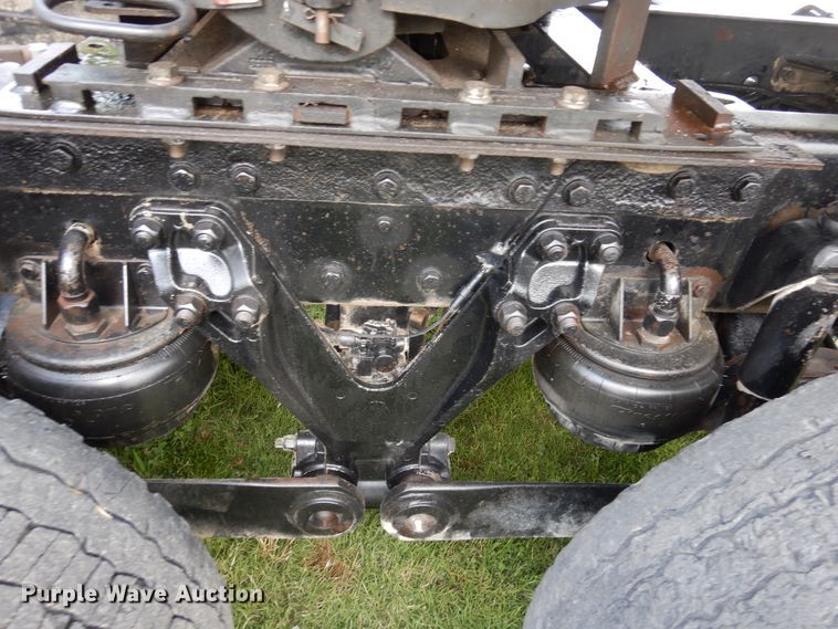 image for item GT9343 2000 Kenworth T800 semi truck