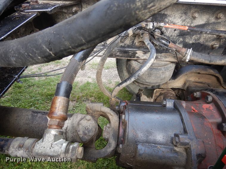 image for item GT9343 2000 Kenworth T800 semi truck