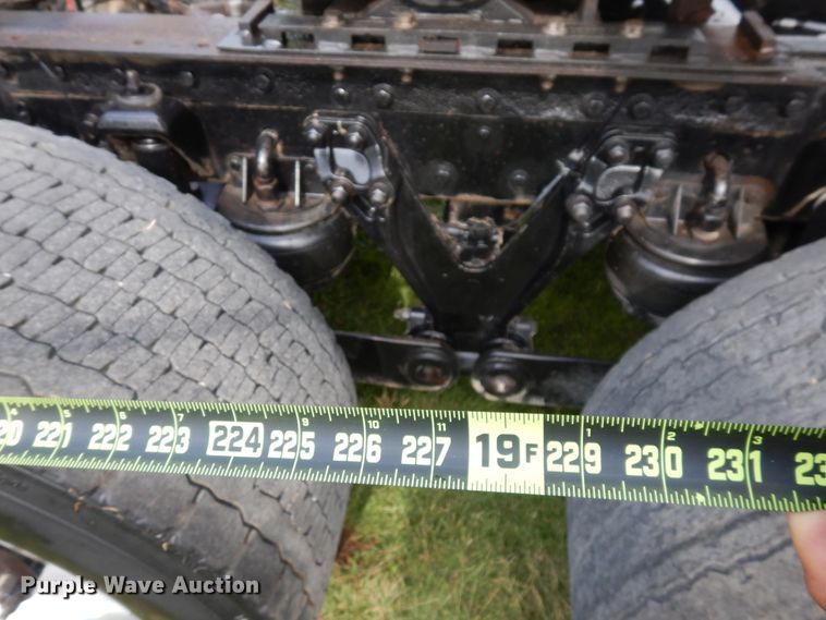 image for item GT9343 2000 Kenworth T800 semi truck