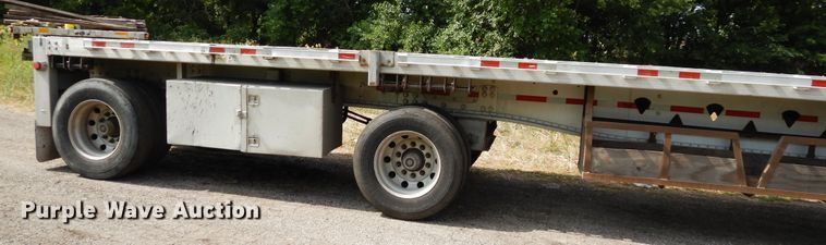 image for item GT9355 2004 Manac flatbed trailer