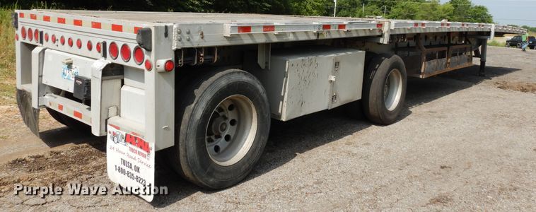 image for item GT9355 2004 Manac flatbed trailer