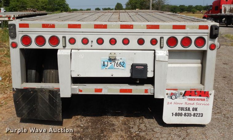 image for item GT9355 2004 Manac flatbed trailer