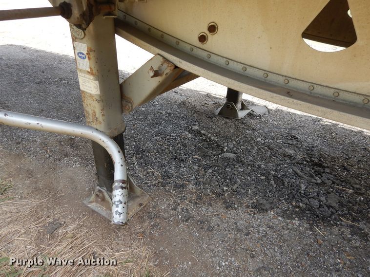 image for item GT9355 2004 Manac flatbed trailer