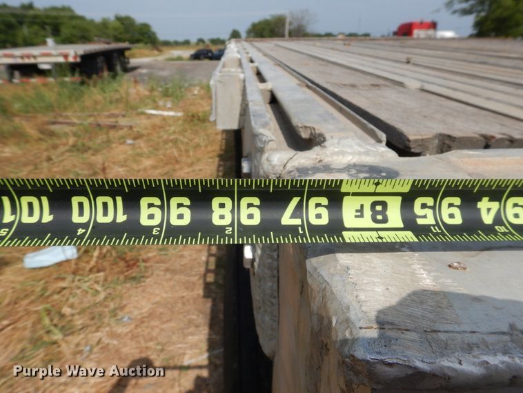 image for item GT9355 2004 Manac flatbed trailer