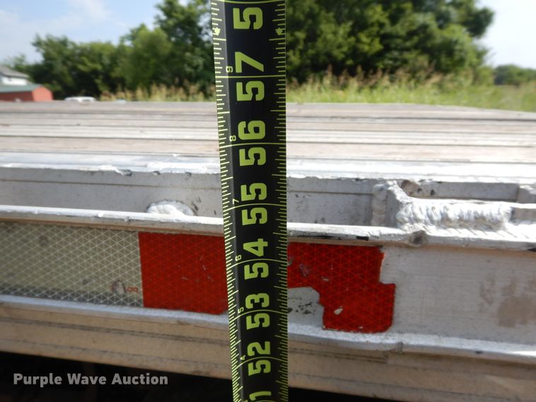 image for item GT9355 2004 Manac flatbed trailer