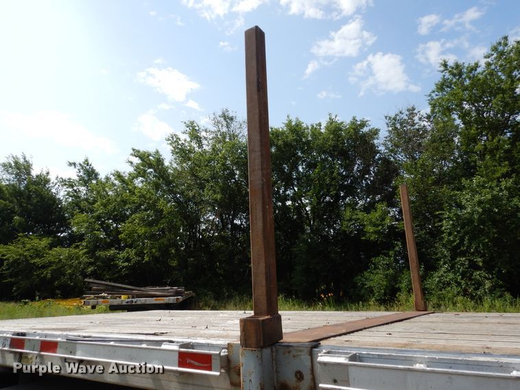 image for item GT9355 2004 Manac flatbed trailer
