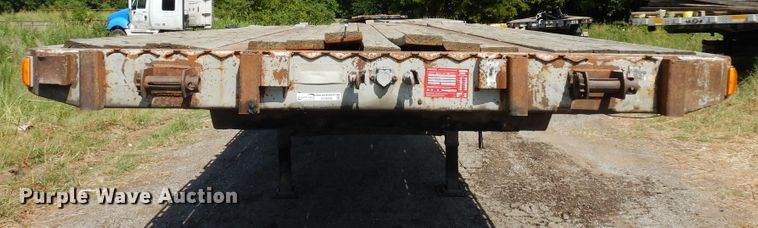 image for item GT9356 1995 Fruehauf flatbed trailer