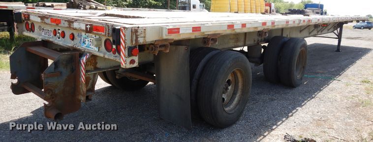 image for item GT9356 1995 Fruehauf flatbed trailer