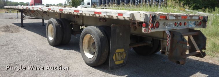 image for item GT9356 1995 Fruehauf flatbed trailer