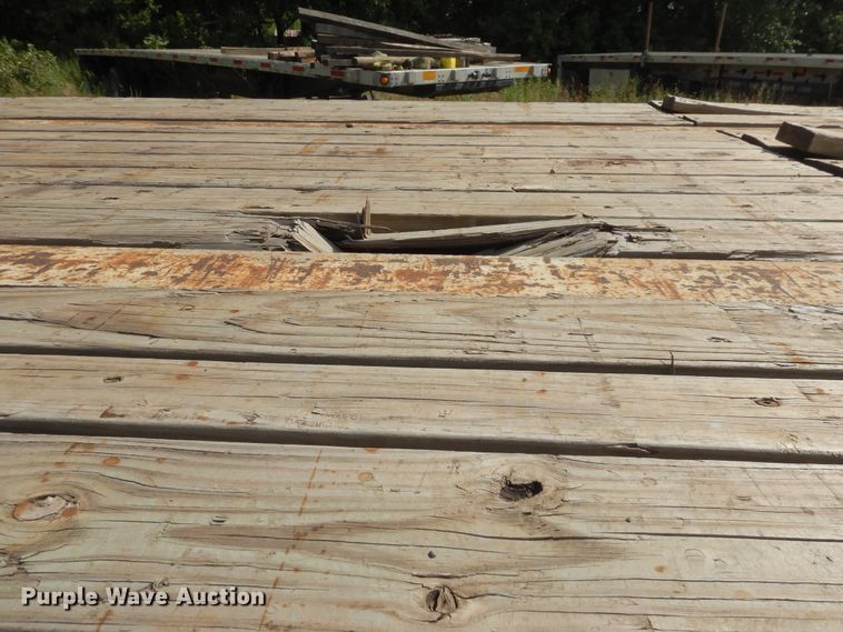 image for item GT9356 1995 Fruehauf flatbed trailer