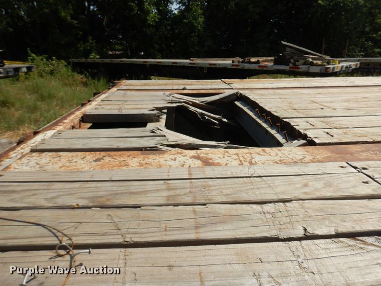 image for item GT9356 1995 Fruehauf flatbed trailer