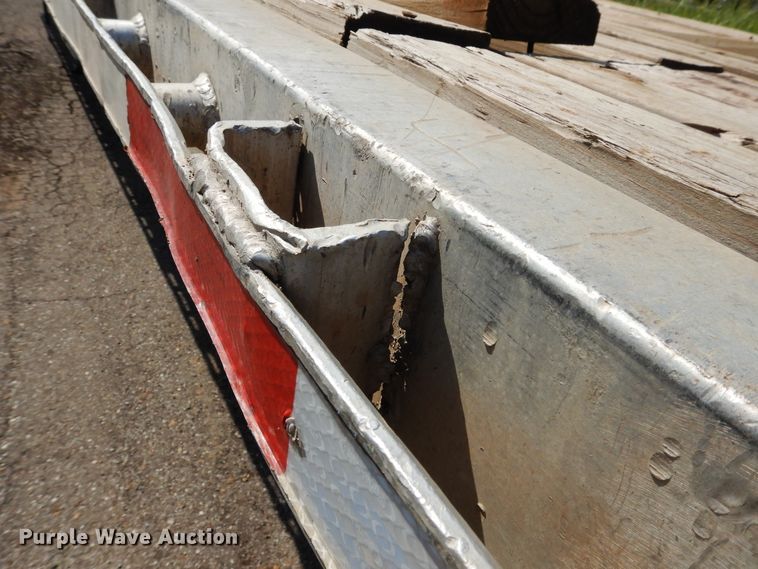 image for item GT9356 1995 Fruehauf flatbed trailer