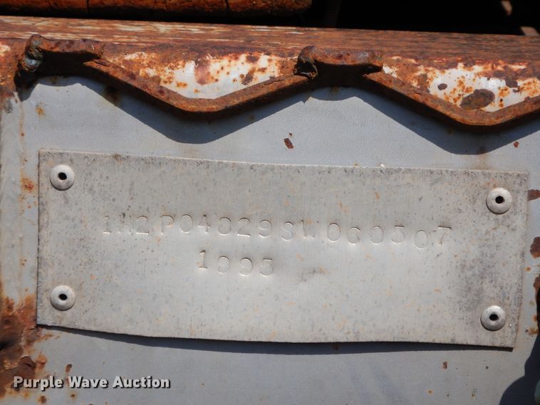 image for item GT9356 1995 Fruehauf flatbed trailer