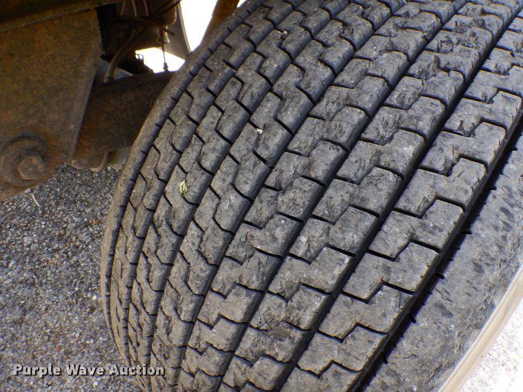 image for item GT9357 1998 Wabash flatbed trailer