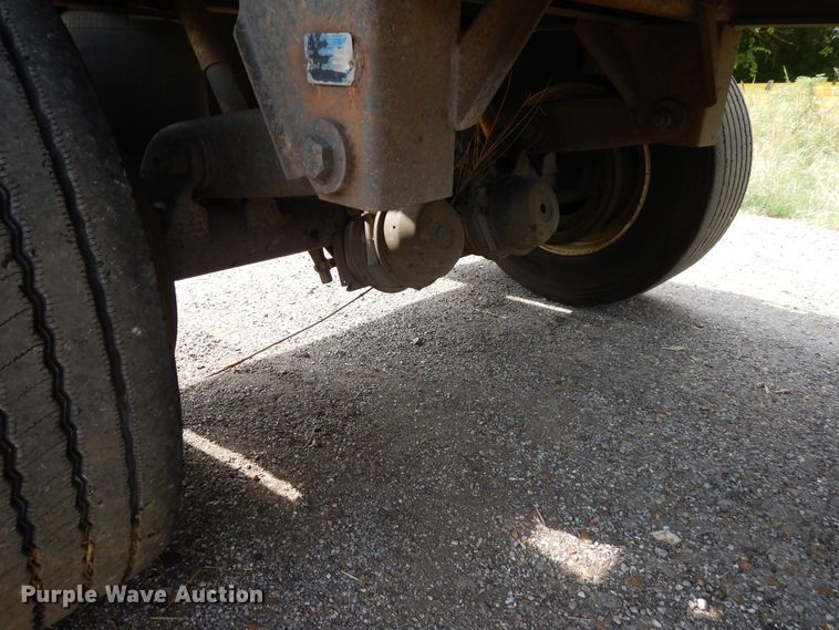 image for item GT9357 1998 Wabash flatbed trailer