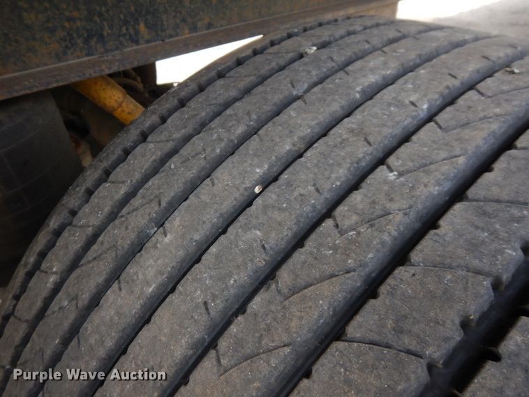 image for item GT9357 1998 Wabash flatbed trailer