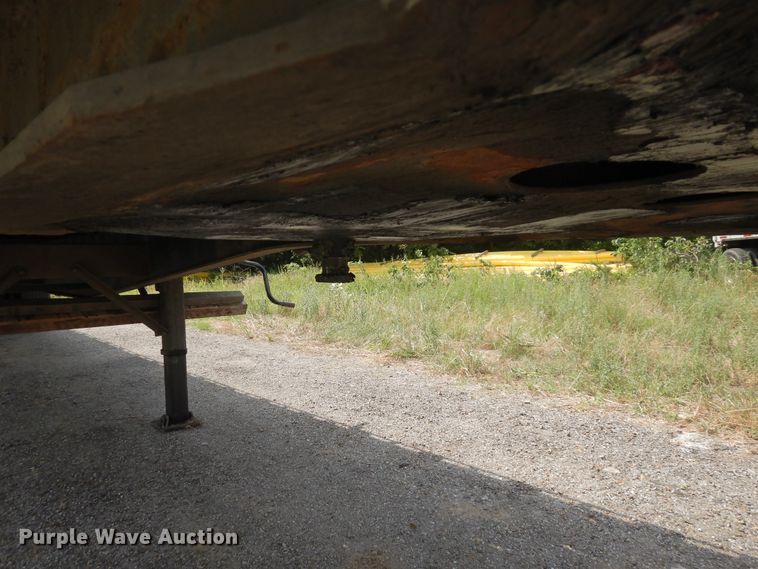 image for item GT9357 1998 Wabash flatbed trailer