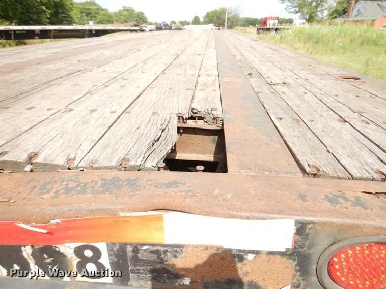 image for item GT9357 1998 Wabash flatbed trailer