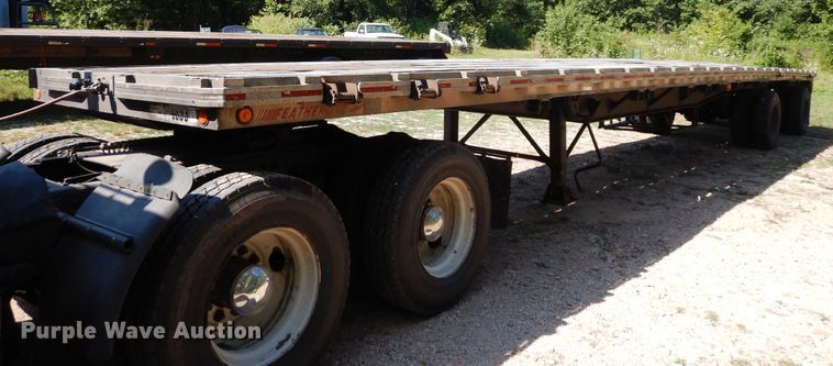 image for item GT9385 1993 Featherlite flatbed trailer