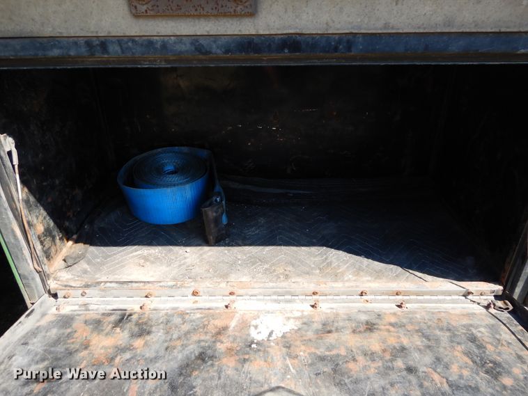 image for item GT9385 1993 Featherlite flatbed trailer