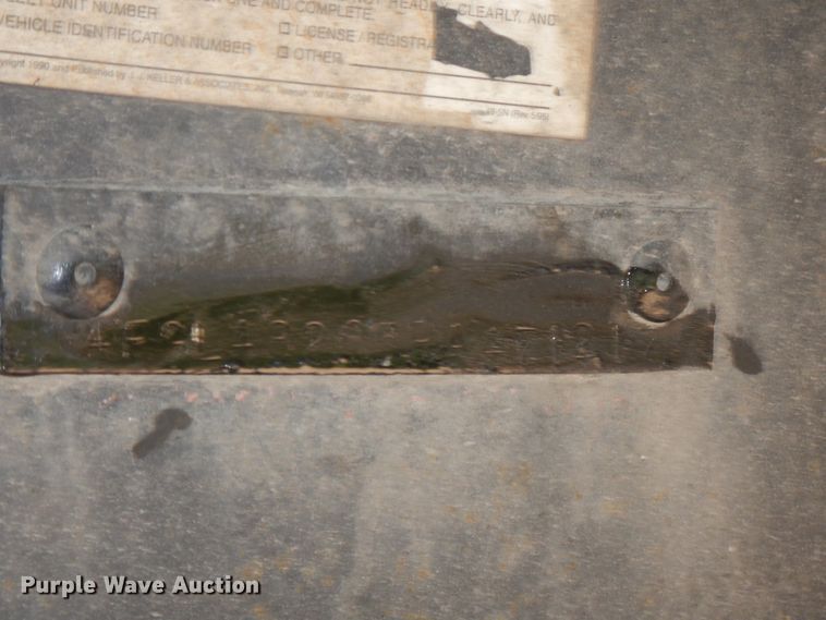 image for item GT9385 1993 Featherlite flatbed trailer