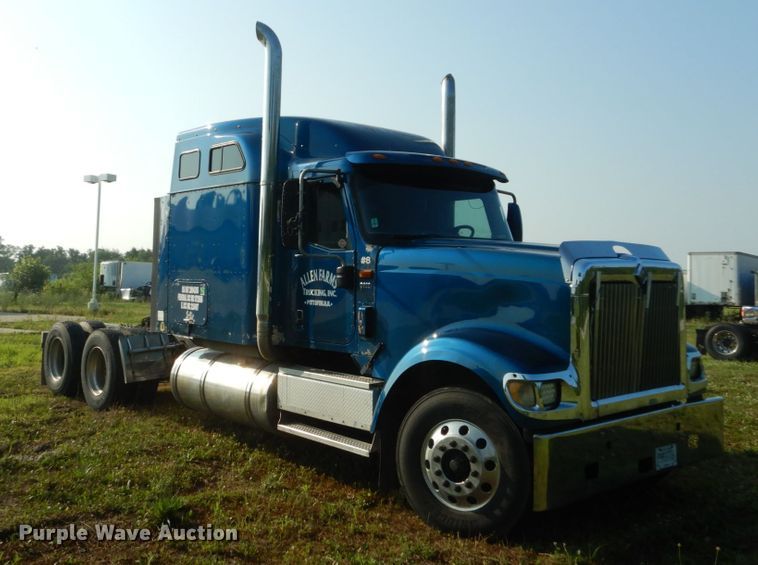 image for item GV9093 2005 International 9900i  semi truck