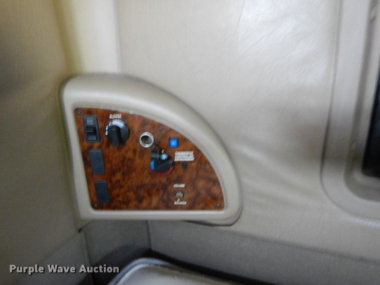 image for item GV9093 2005 International 9900i  semi truck