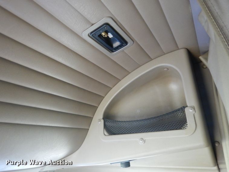 image for item GV9093 2005 International 9900i  semi truck