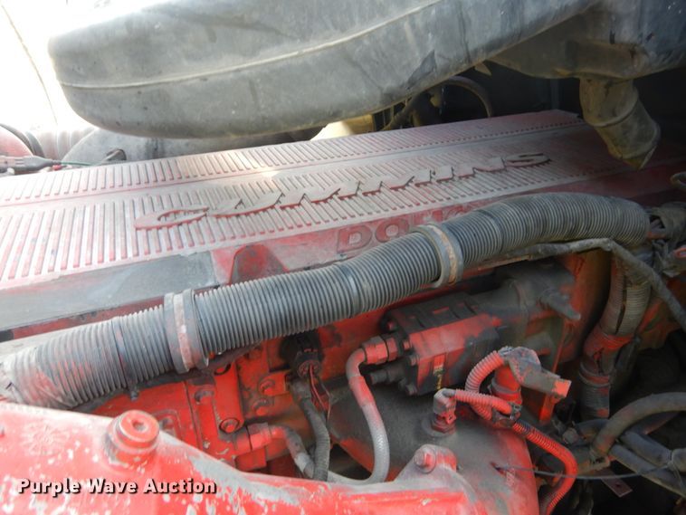 image for item GV9093 2005 International 9900i  semi truck