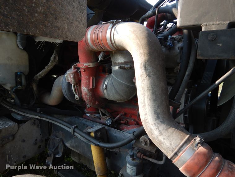 image for item GV9093 2005 International 9900i  semi truck