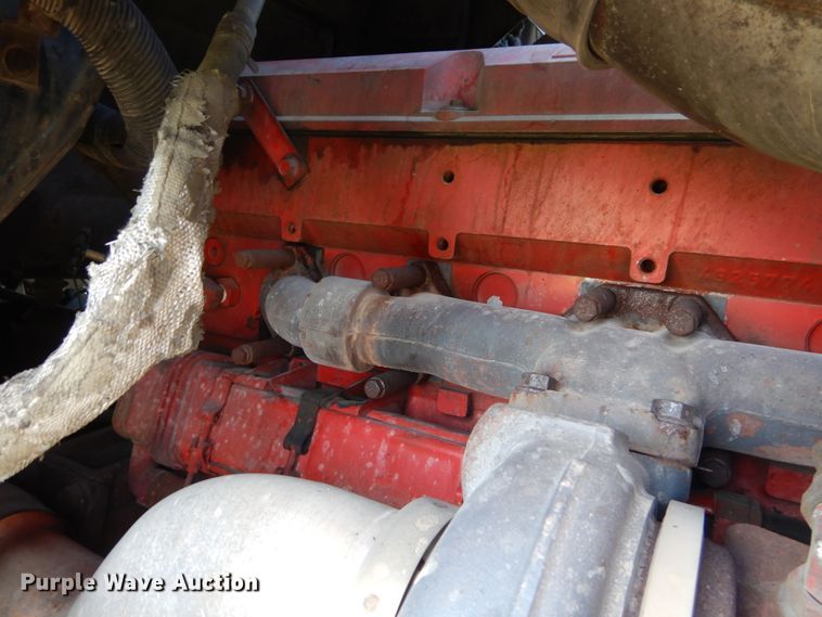 image for item GV9093 2005 International 9900i  semi truck