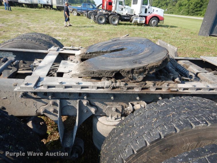 image for item GV9093 2005 International 9900i  semi truck