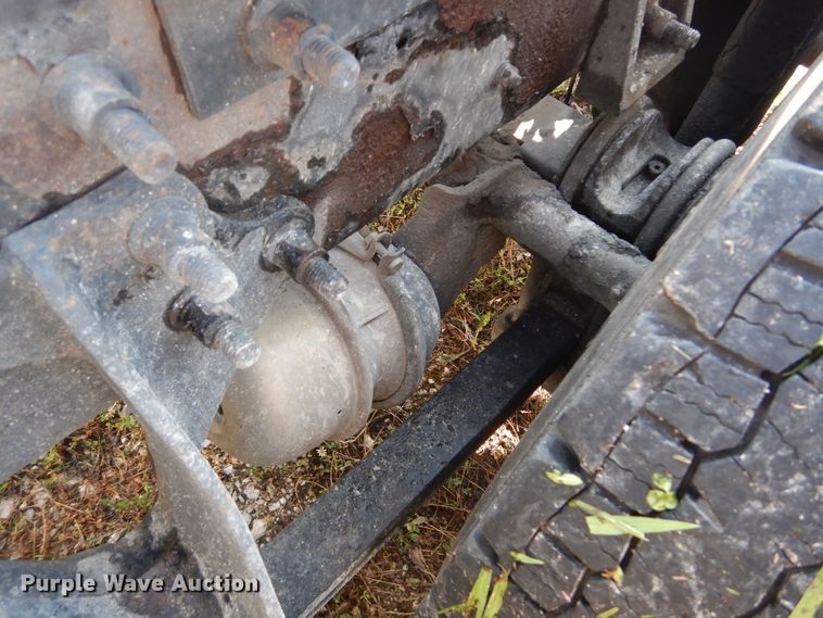 image for item GV9093 2005 International 9900i  semi truck