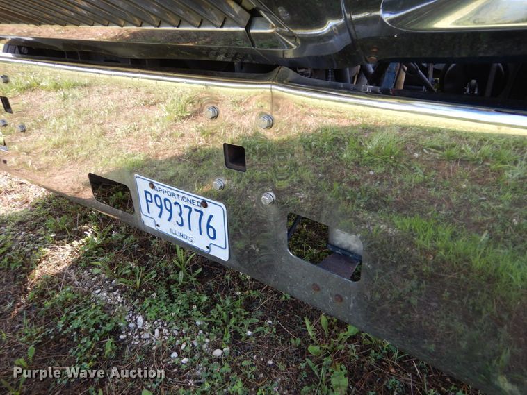 image for item GV9093 2005 International 9900i  semi truck