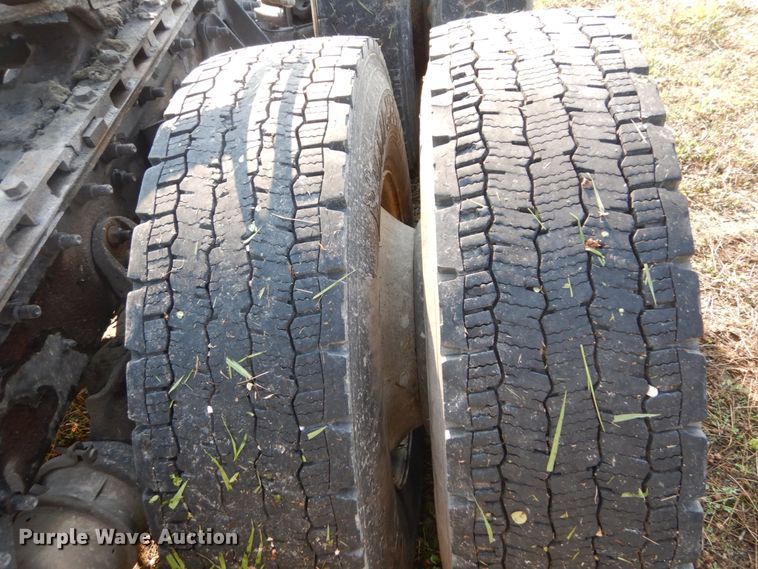 image for item GV9093 2005 International 9900i  semi truck