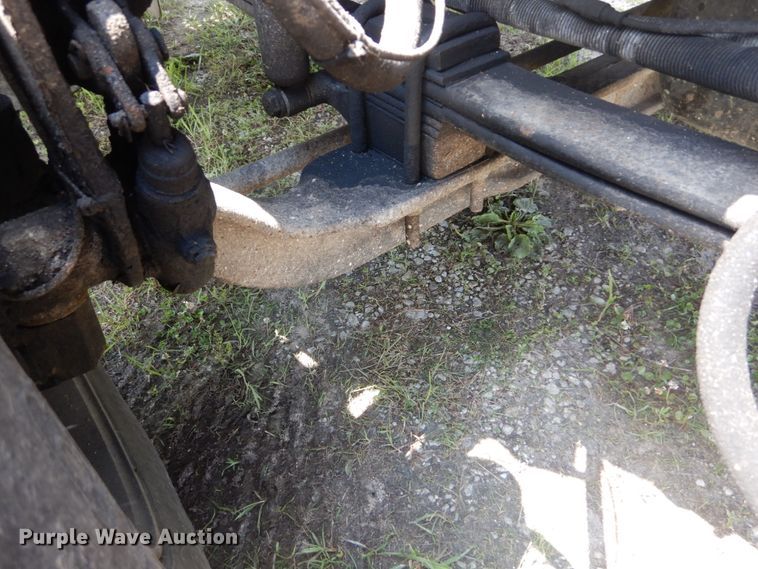 image for item GV9095 2002 International 9400i  semi truck