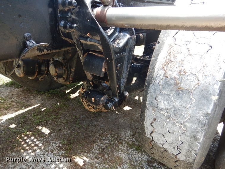 image for item GV9096 2001 International 9400i  semi truck