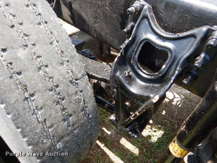 image for item GV9096 2001 International 9400i  semi truck