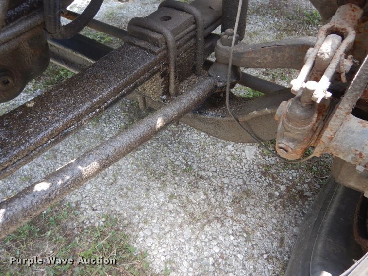 image for item GV9096 2001 International 9400i  semi truck