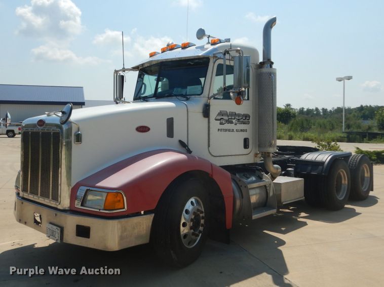 image for item GV9098 2006 Peterbilt 385  semi truck